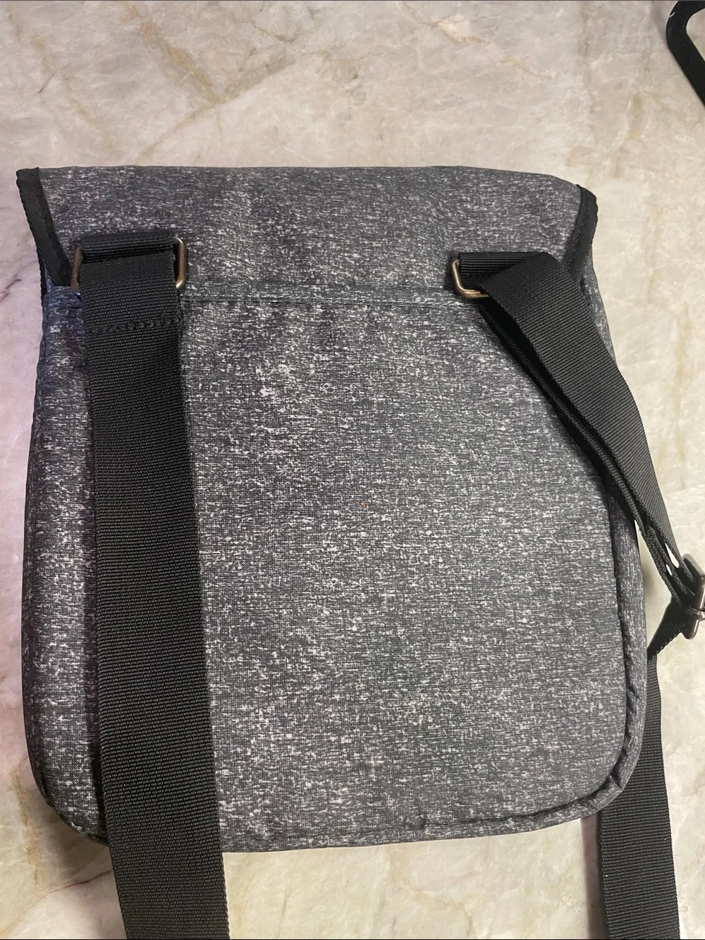 Eddie Bauer Men's Gray Crossbody Messenger Bag - Adjustable Strap + zipper walle